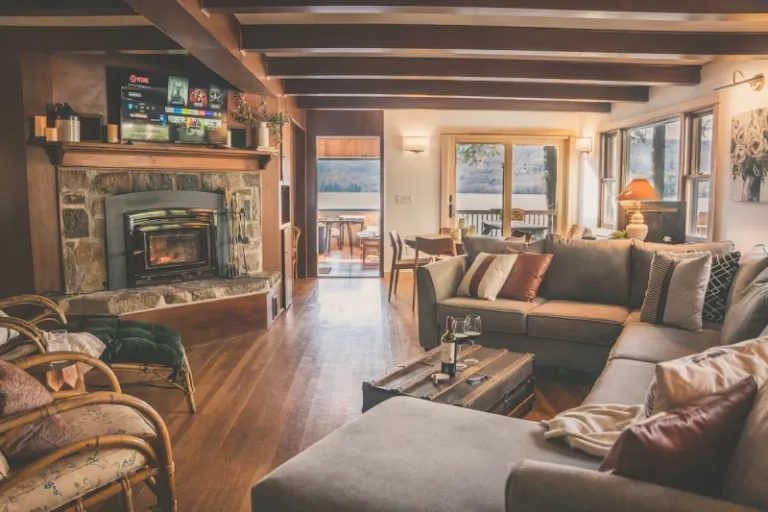 romantic Airbnb stays in Adirondacks