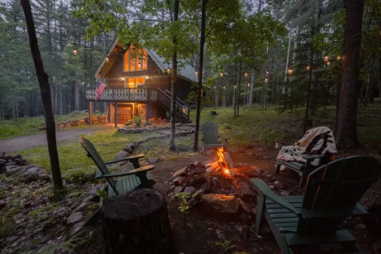 Airbnb stays in Adirondacks with hot tub
