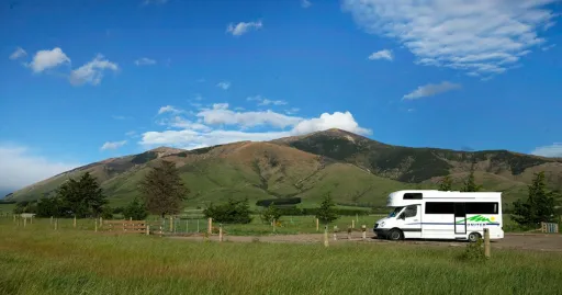 Image for article How to Plan a Campervan Trip Across Australia and New Zealand