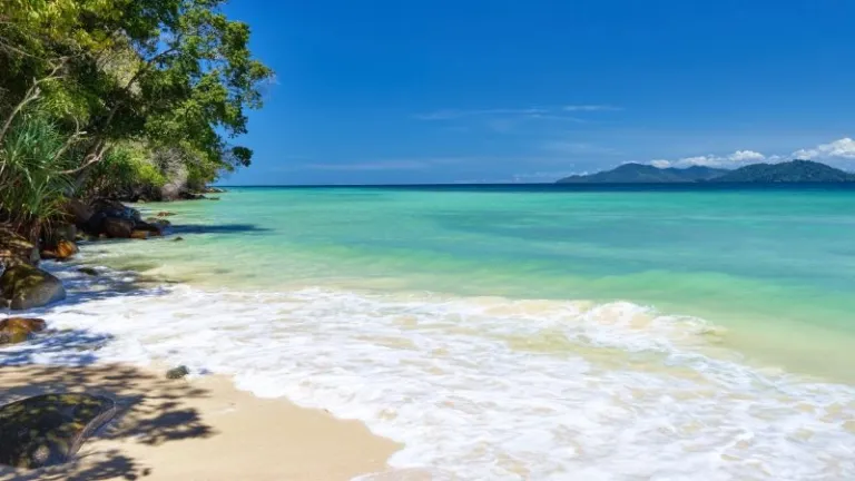 Tunku Abdul Rahman Mamutik Island Beach