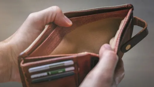 Image for article How to Avoid Pickpockets in Europe: Insider Tips and Anti-Theft Hacks