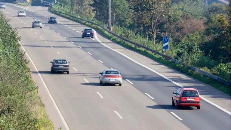 overtaking on multi lane road
