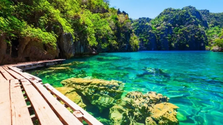 Kayangan Lake