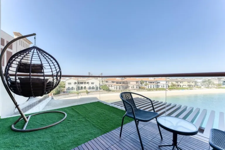Airbnb in Palm Jumeirah
