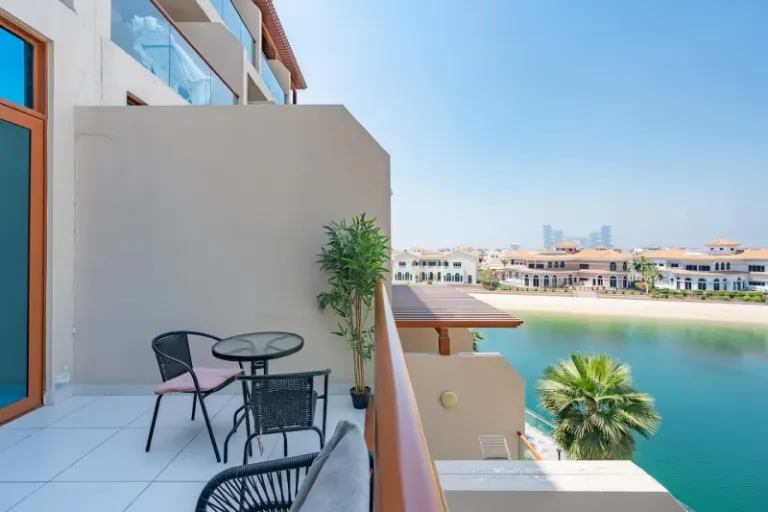 Airbnb in Palm Jumeirah