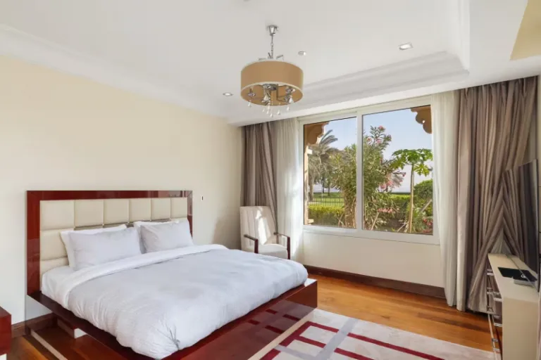 Airbnb in Palm Jumeirah