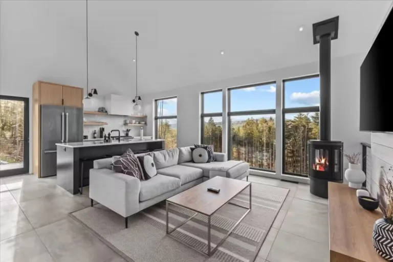 modern Airbnbs in Stowe