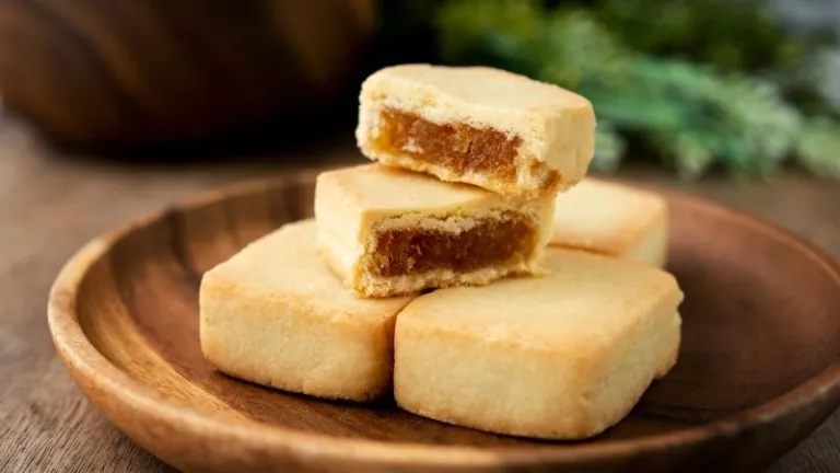 Taiwanese pineapple cakes
