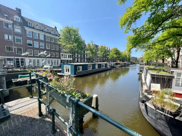  Airbnbs in Amsterdam