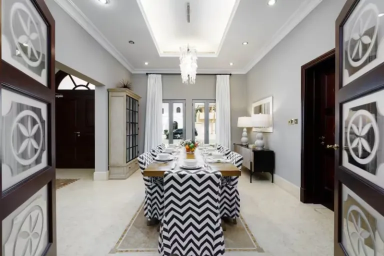 Airbnb in Palm Jumeirah 