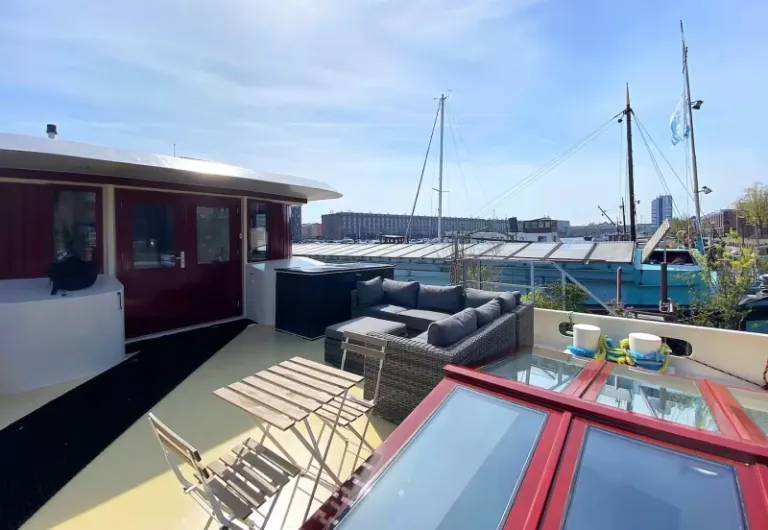  Airbnbs in Amsterdam