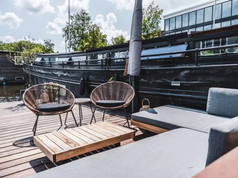  Airbnbs in Amsterdam