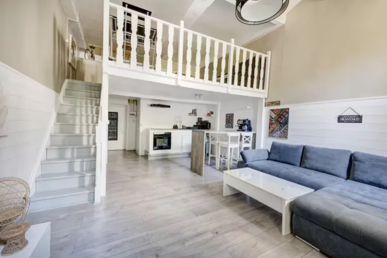 romantic airbnb stay in Lyon