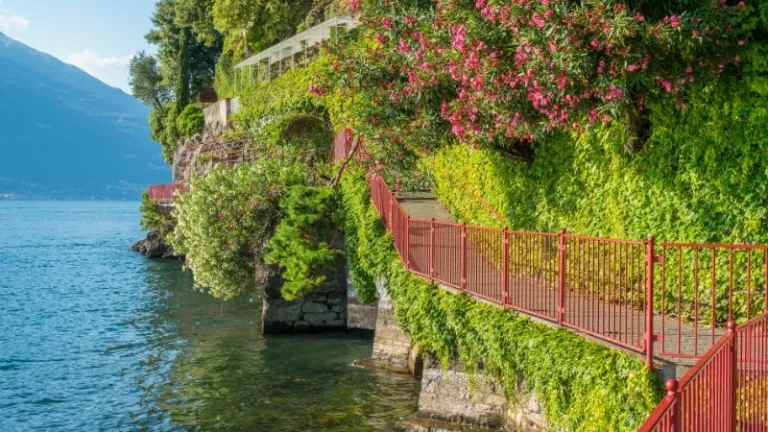 Lover's walk in Varenna