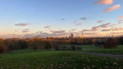 Image for article Things to Do in London for First-Time Visitors: What’s Really Worth Seeing and Practical Tips