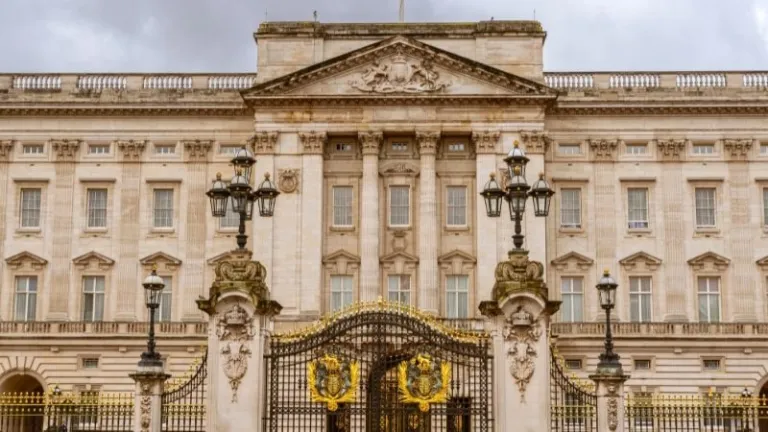Buckingham Palace in London
