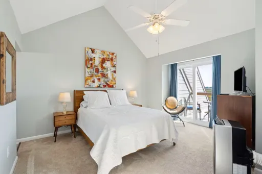 Image for article 8 Best Airbnb Stays in Charleston, South Carolina to Book in 2025