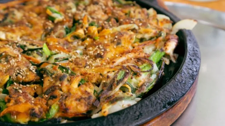 haemul pajeon, Korean seafood pancake