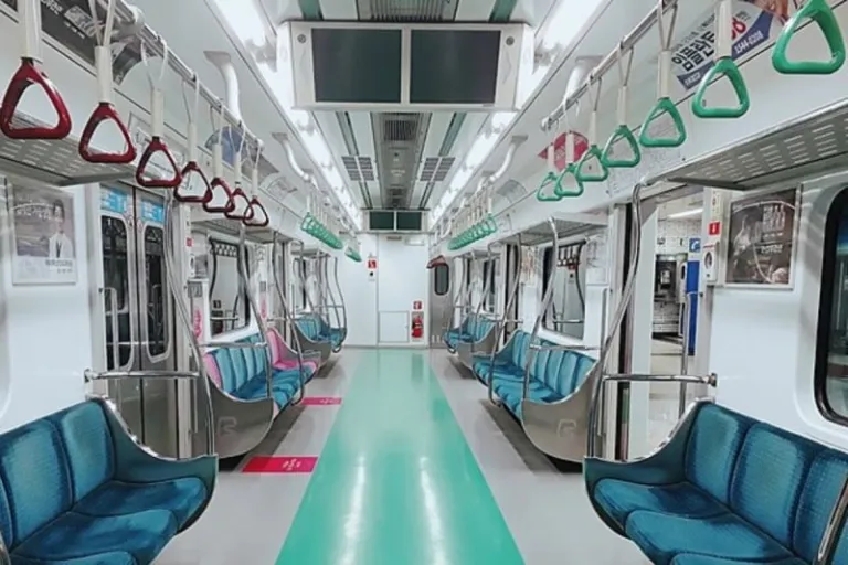 seoul subway interior