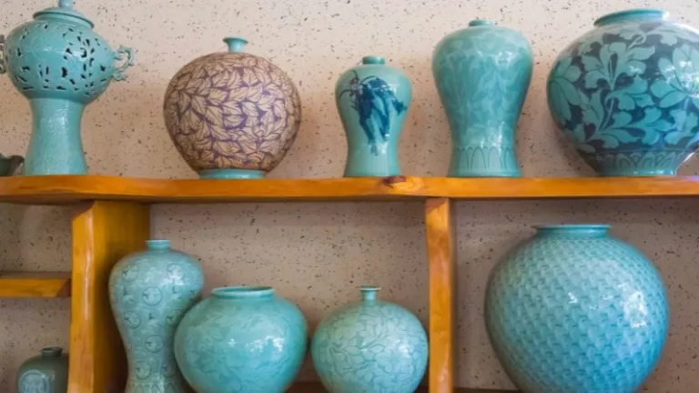 celadon pottery