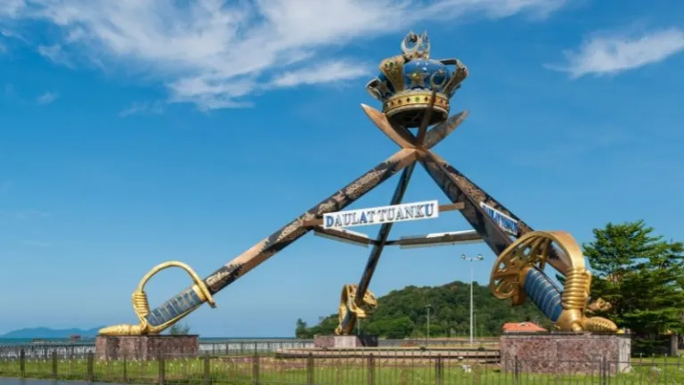 monument located on Mersing Esplanade in Johor