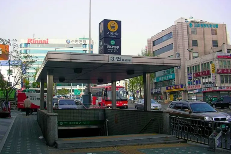 hongik university station