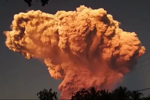 Image for article Bali Flights Cancelled After Volcano Eruption: What Travellers Need to Know