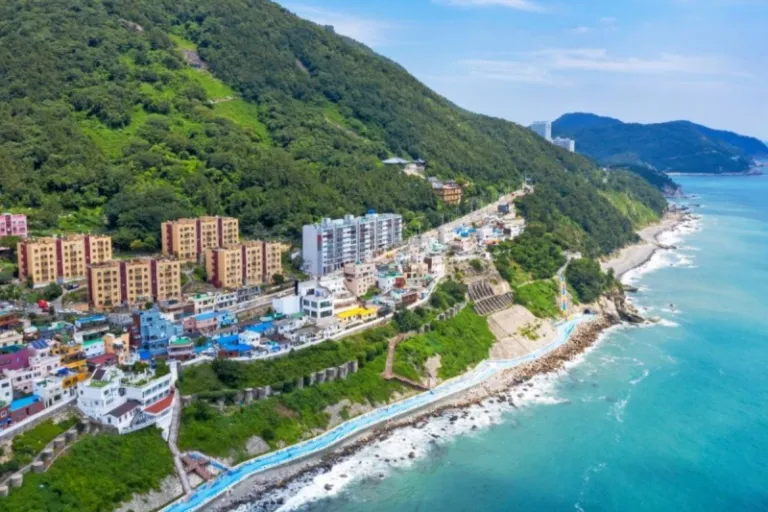 Jeoryeong Coastal Walk