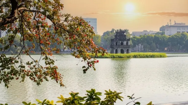 hoan kiem lake