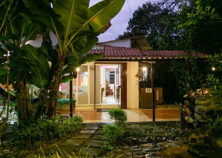 country house Airbnb stays in Rumi Wilco