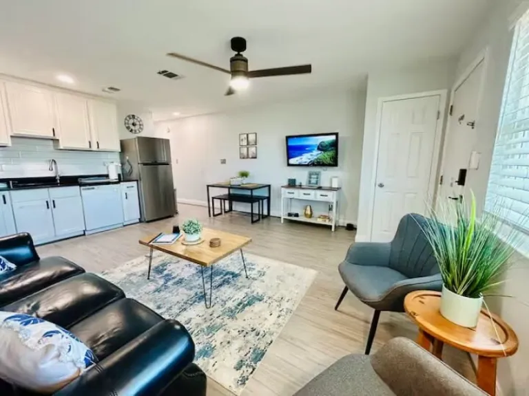 modern Airbnb stays in Okaloosa Island