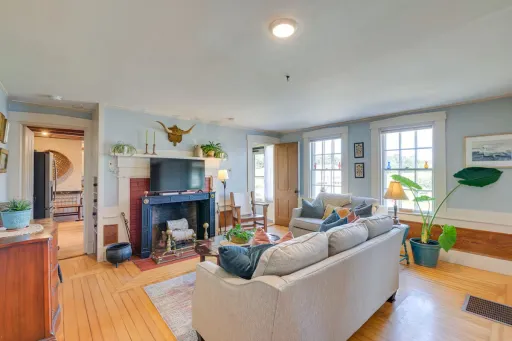 Image for article Best Airbnb Stays Near Halcyon Ridge For Your 2025 Getaway