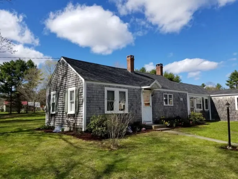 cottage Airbnb stays near Halcyon Ridge