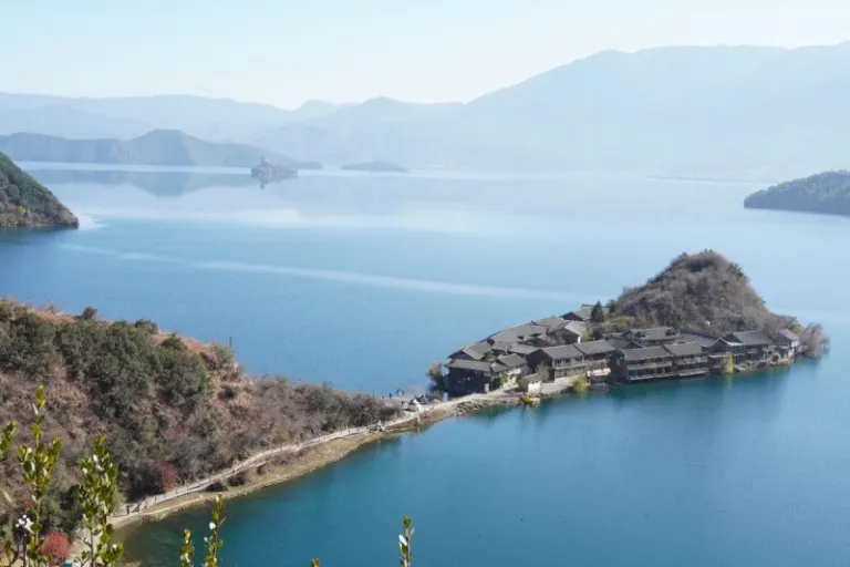 lugu lake