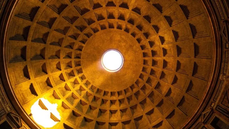 oculus in dome ceiling