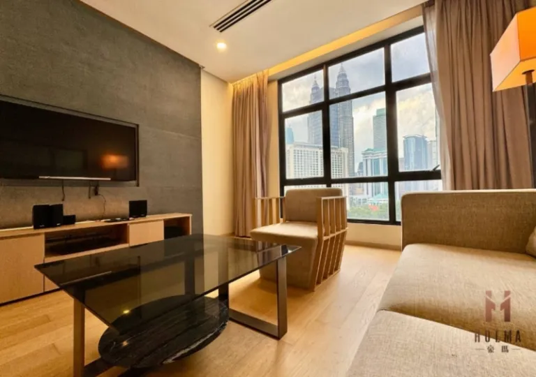 Airbnb in Kuala Lumpur with Twin Tower View 