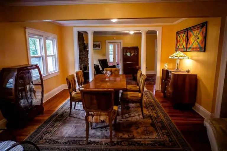 lakeside Airbnbs near New York City