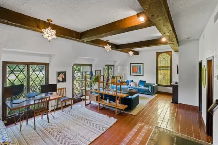 artsy Airbnbs near New York City