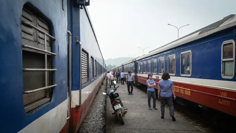 Hanoi train