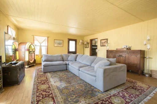 Image for article Best Airbnb Stays in Johannesburg, California to Book in 2025