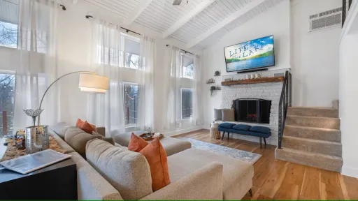 Image for article Best Airbnb Stays in Osage Beach, Missouri to Book in 2025