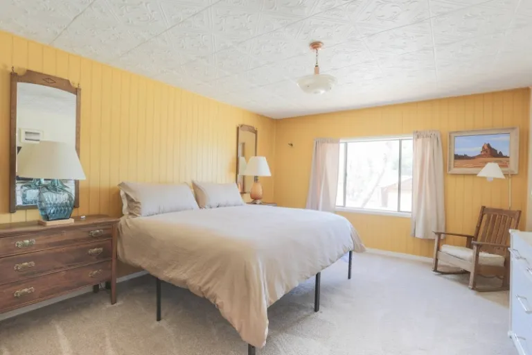 Airbnb in Johannesburg California