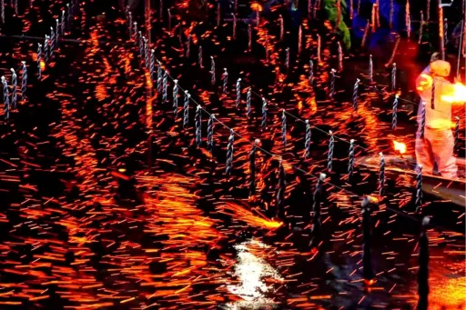 Image for article Nakhwa Nori: Korea’s Enchanting Traditional Fireworks