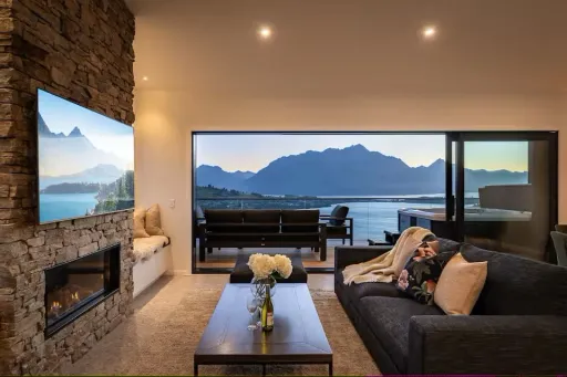 Image for article Best Airbnb Stays in Queenstown, New Zealand to Book in 2025