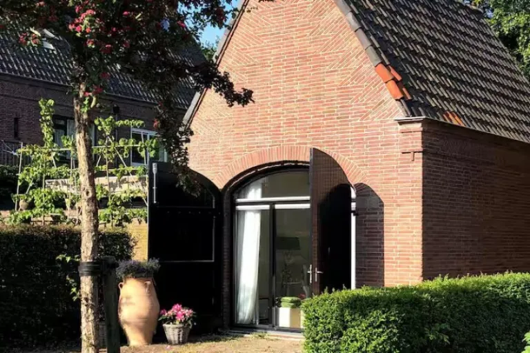  airbnb stays to see tulip bloom in the Netherlands 