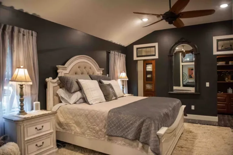 Airbnbs in Peoria Illinois