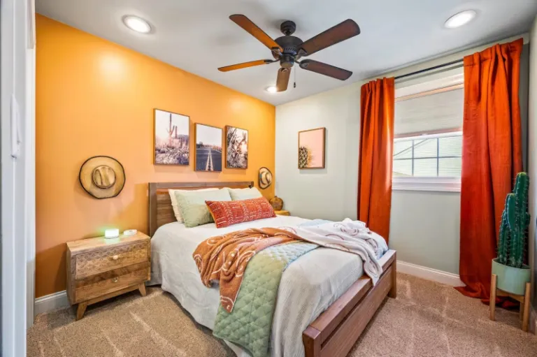 Airbnbs in Peoria Illinois