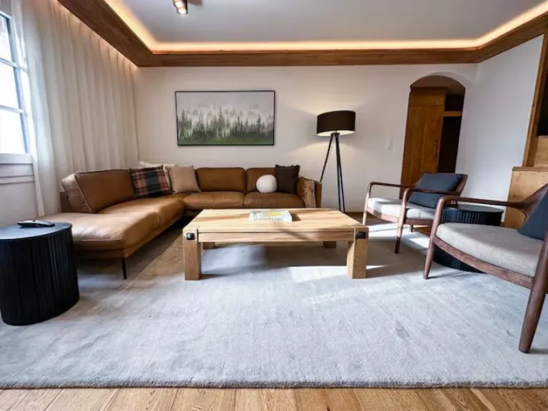 Airbnbs to see Alpine Wildflowers 