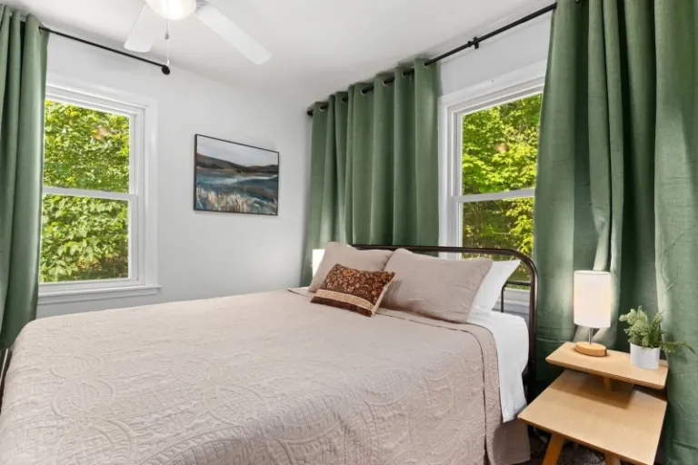 Airbnbs in Peoria Illinois