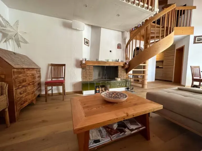 Airbnbs to see Alpine Wildflowers 